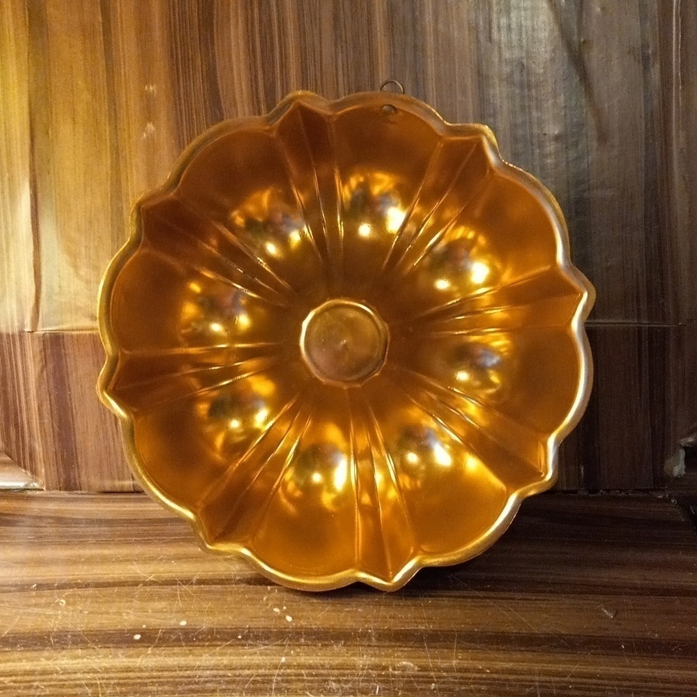 Vintage copper toned jello mold bundle cake pan wall deco farmhouse Shabby chic